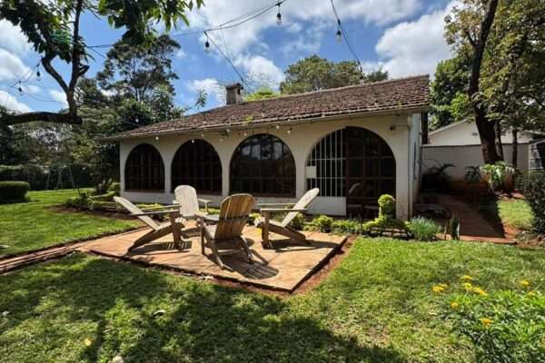 4 BEDROOM TOWN HOUSE IN LORESHO – BEAUTIFUL OWN COMPOUND FAMILY HOME