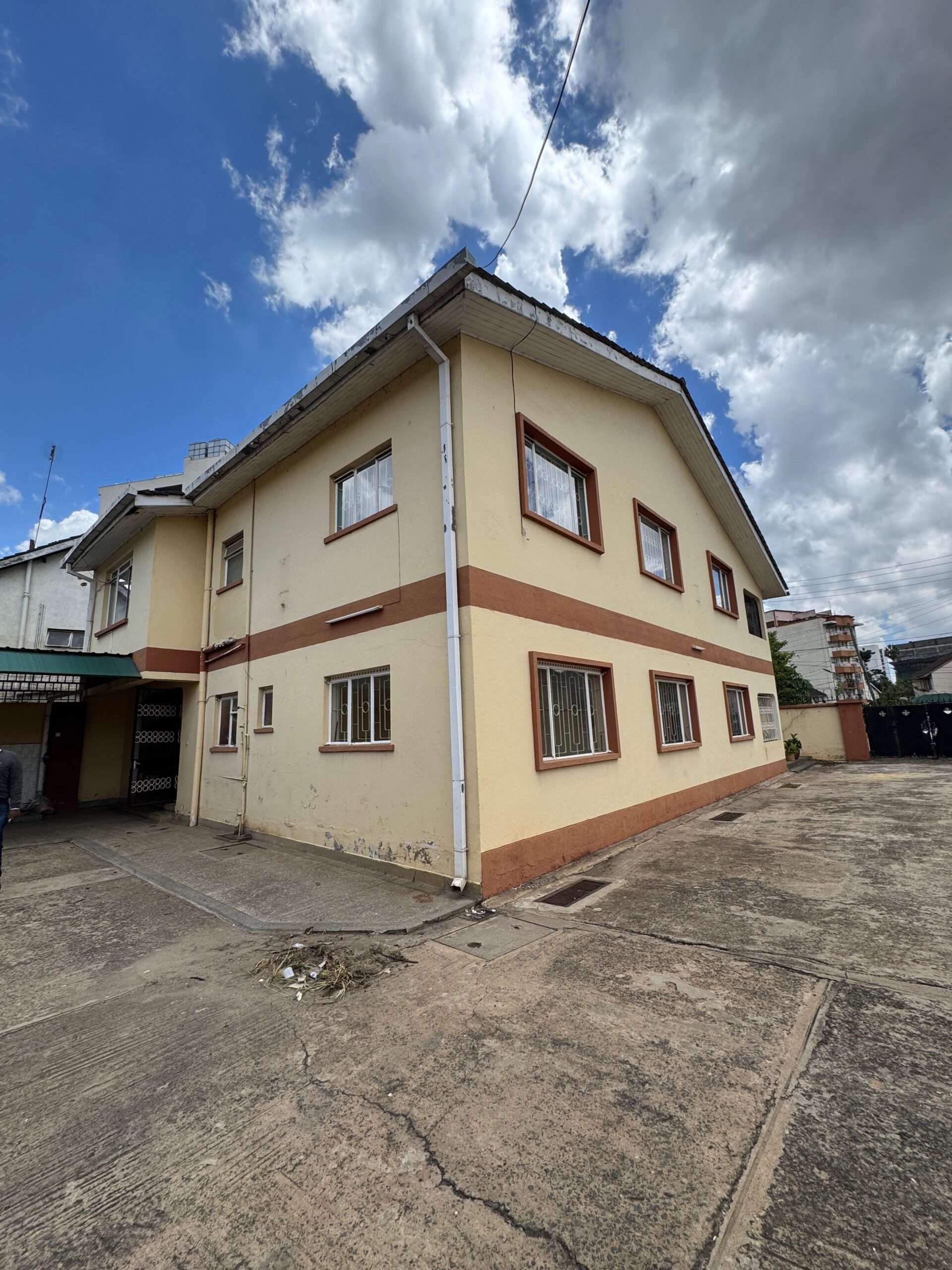 HOUSE FOR SALE IN NAIROBI WEST | PRIME 0.15-ACRE FAMILY HOME WITH REDEVELOPMENT POTENTIAL