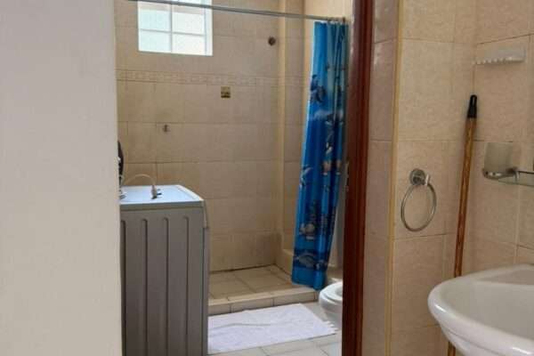 FULLY FURNISHED 1-BEDROOM APARTMENT TO LET – ROSSLYN CLOSE