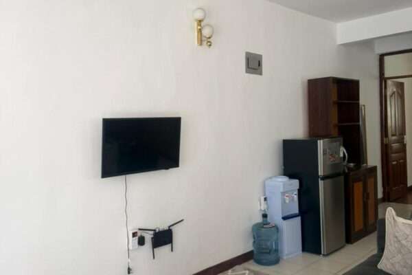 FULLY FURNISHED 1-BEDROOM APARTMENT TO LET – ROSSLYN CLOSE