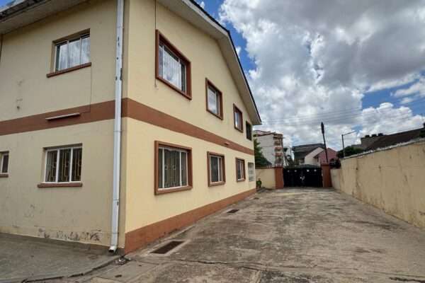HOUSE FOR SALE IN NAIROBI WEST | PRIME 0.15-ACRE FAMILY HOME WITH REDEVELOPMENT POTENTIAL