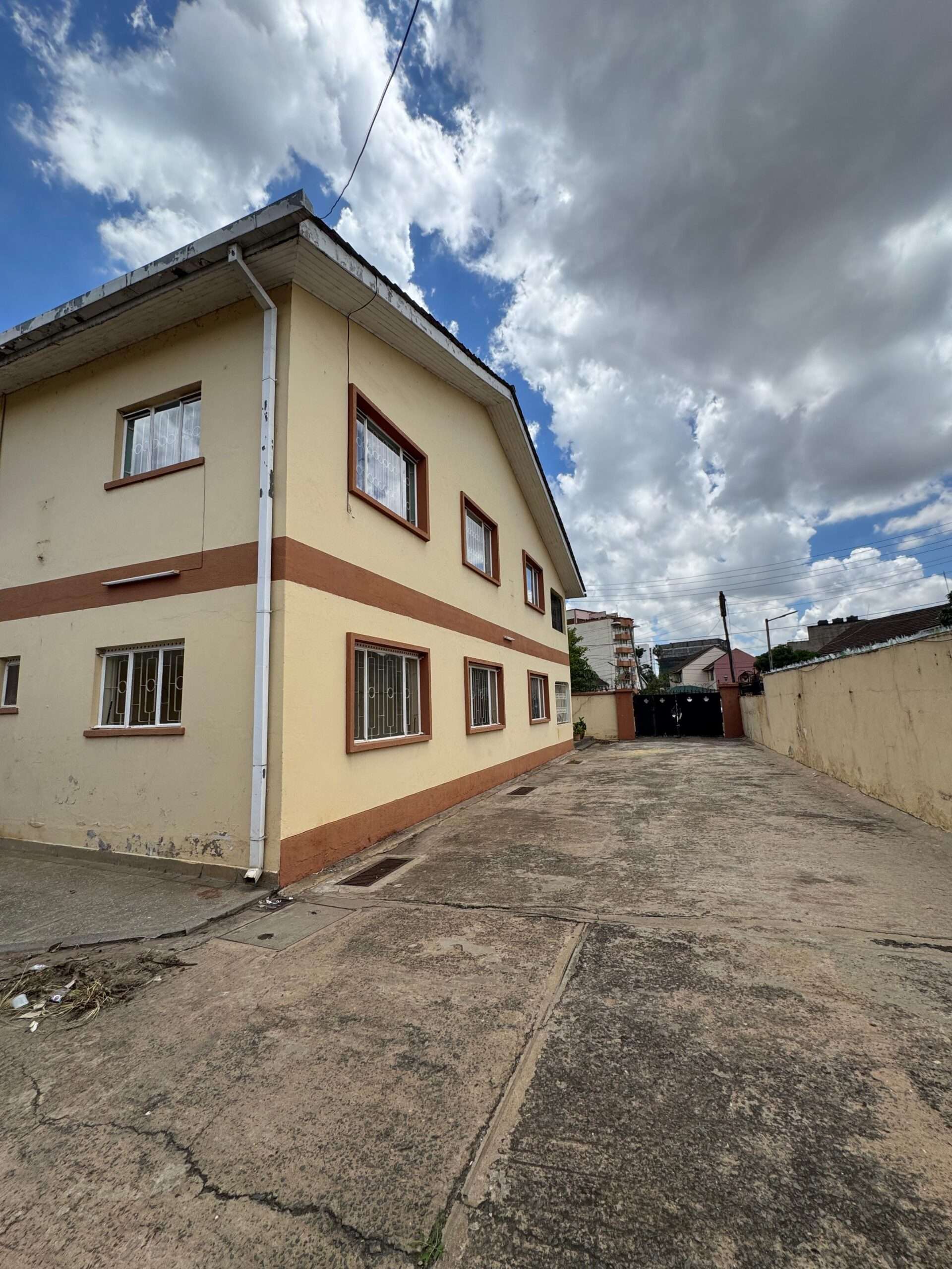 HOUSE FOR SALE IN NAIROBI WEST | PRIME 0.15-ACRE FAMILY HOME WITH REDEVELOPMENT POTENTIAL