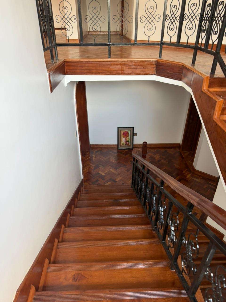 LUXURY 5 BEDROOM HOUSE FOR SALE IN RUNDA – BAOBAB CLOSE