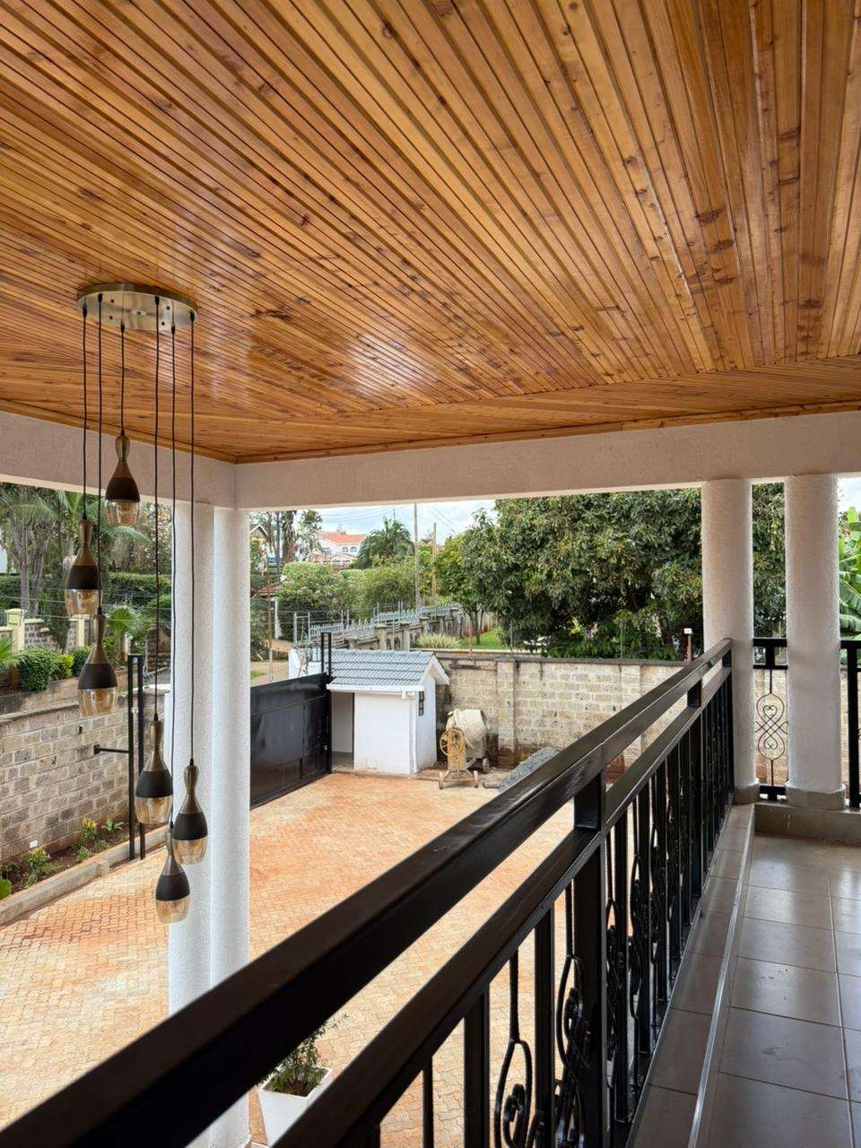 LUXURY 5 BEDROOM HOUSE FOR SALE IN RUNDA – BAOBAB CLOSE