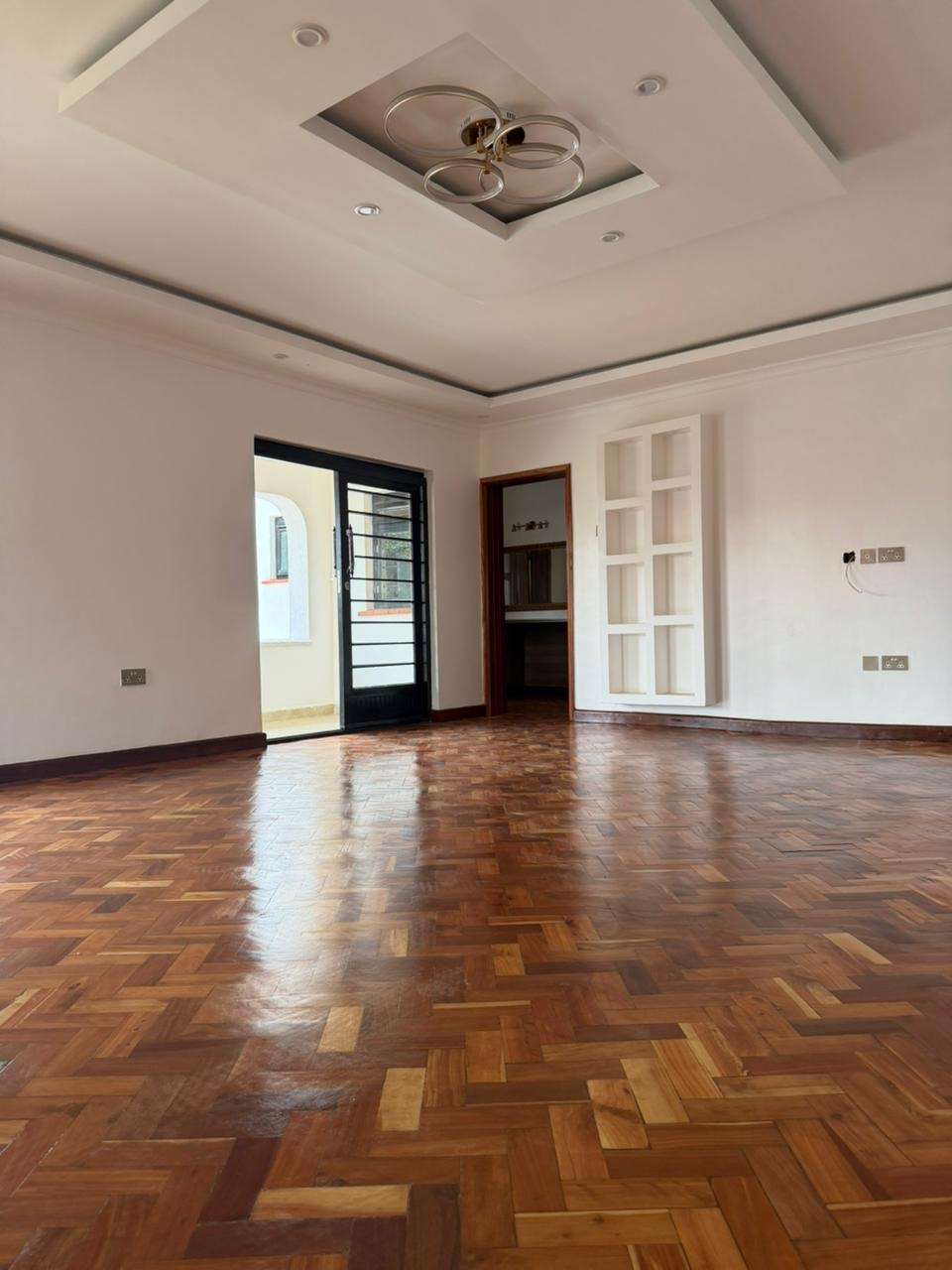 LUXURY 5 BEDROOM HOUSE FOR SALE IN RUNDA – BAOBAB CLOSE