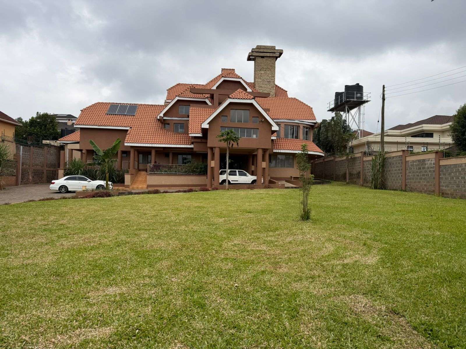LUXURY 8+ BEDROOM MANSION FOR SALE IN RUNDA GARDENS ESTATE | 3/4 ACRE