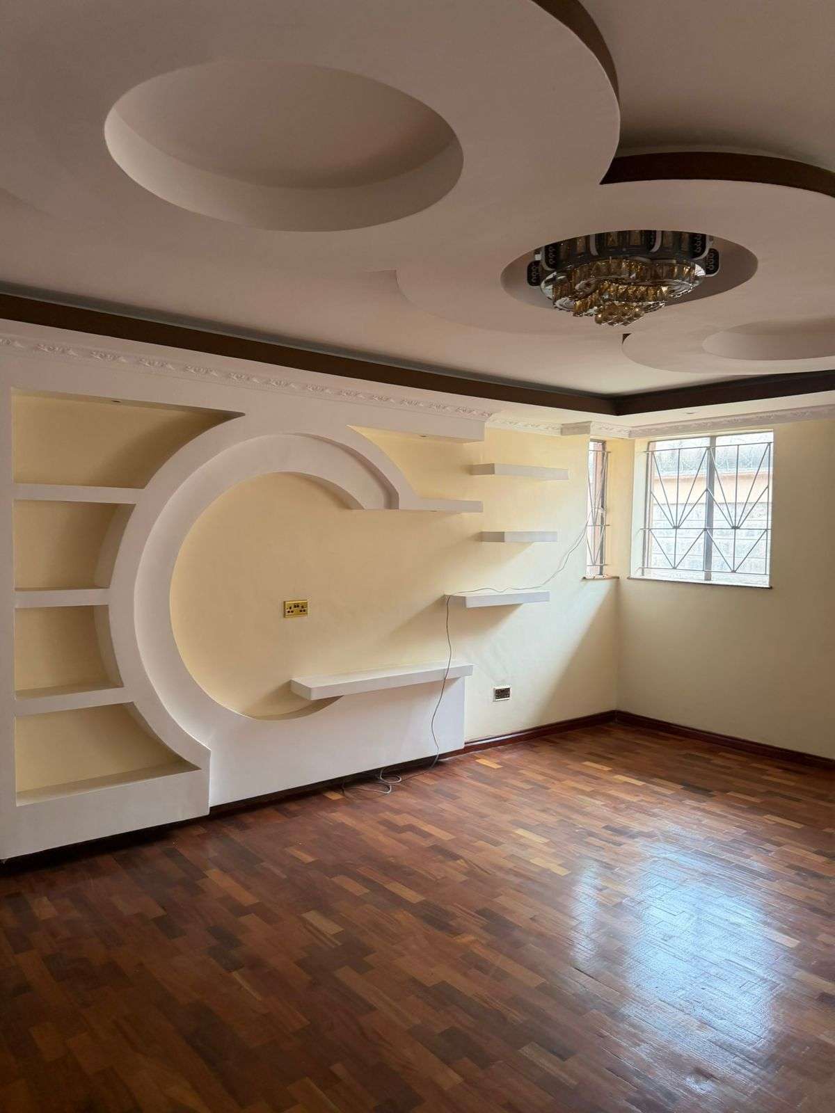 LUXURY 8+ BEDROOM MANSION FOR SALE IN RUNDA GARDENS ESTATE | 3/4 ACRE