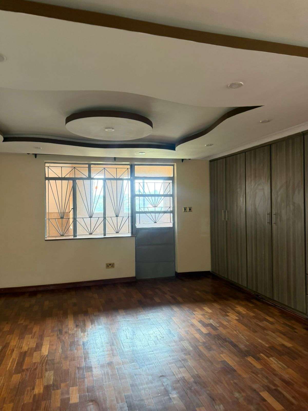 LUXURY 8+ BEDROOM MANSION FOR SALE IN RUNDA GARDENS ESTATE | 3/4 ACRE